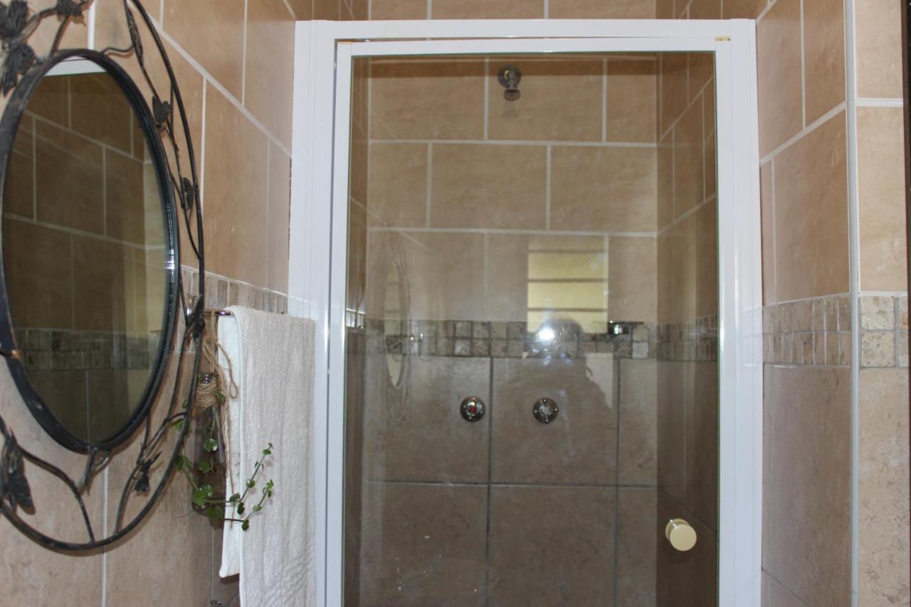 Amru Guesthouse B&B Бракенфелл Экстерьер фото